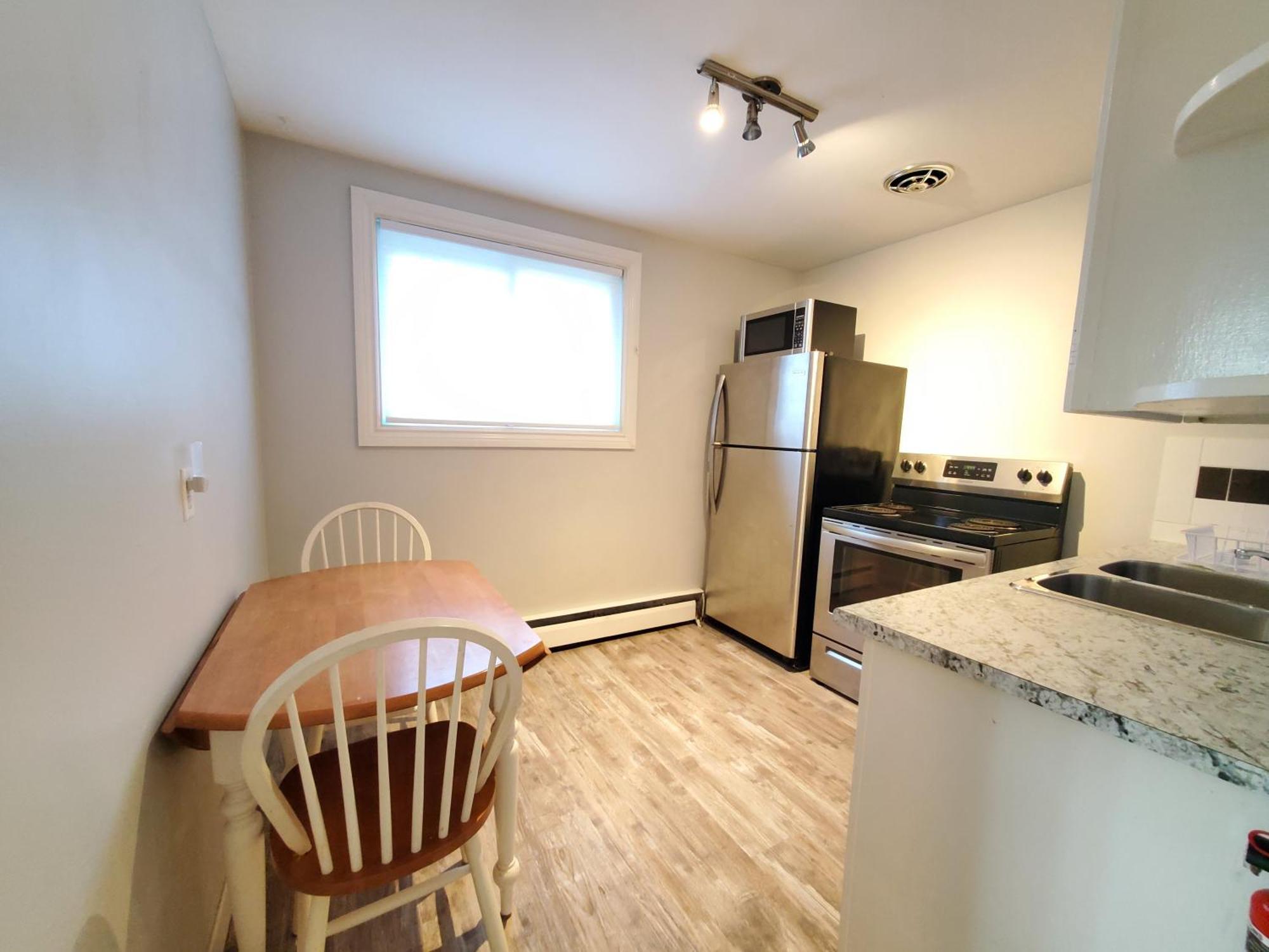 Modern Private 1Br Apt. W/Free Prkg + Fast Wi-Fi スーセントマリー エクステリア 写真