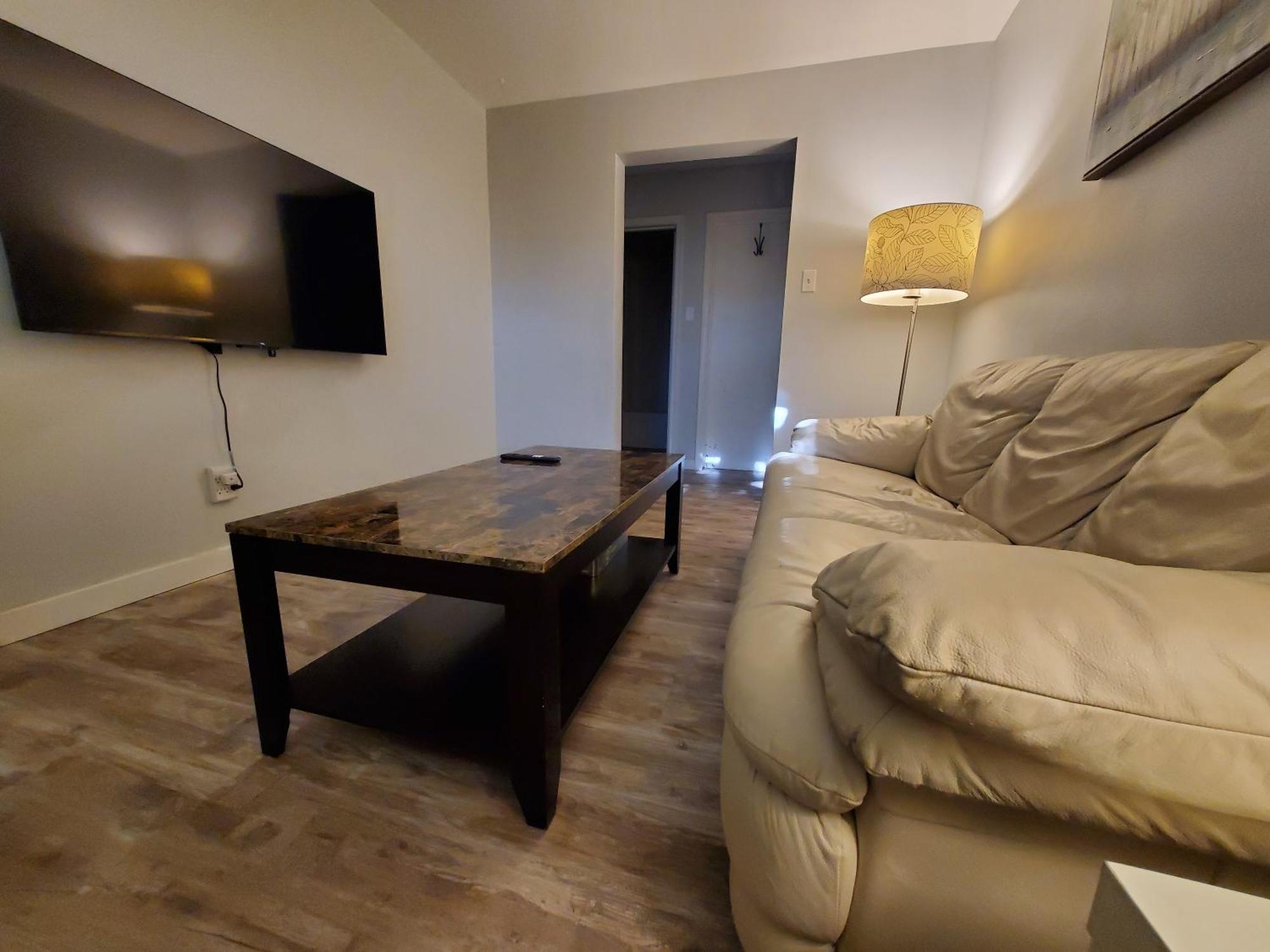 Modern Private 1Br Apt. W/Free Prkg + Fast Wi-Fi スーセントマリー エクステリア 写真